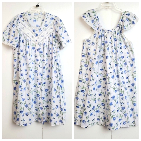 Ship'n Shore Other - Ship'n Shore Vtg Sleeveless Ruffle Traditional Nightgown & Robe Set Sz Sm